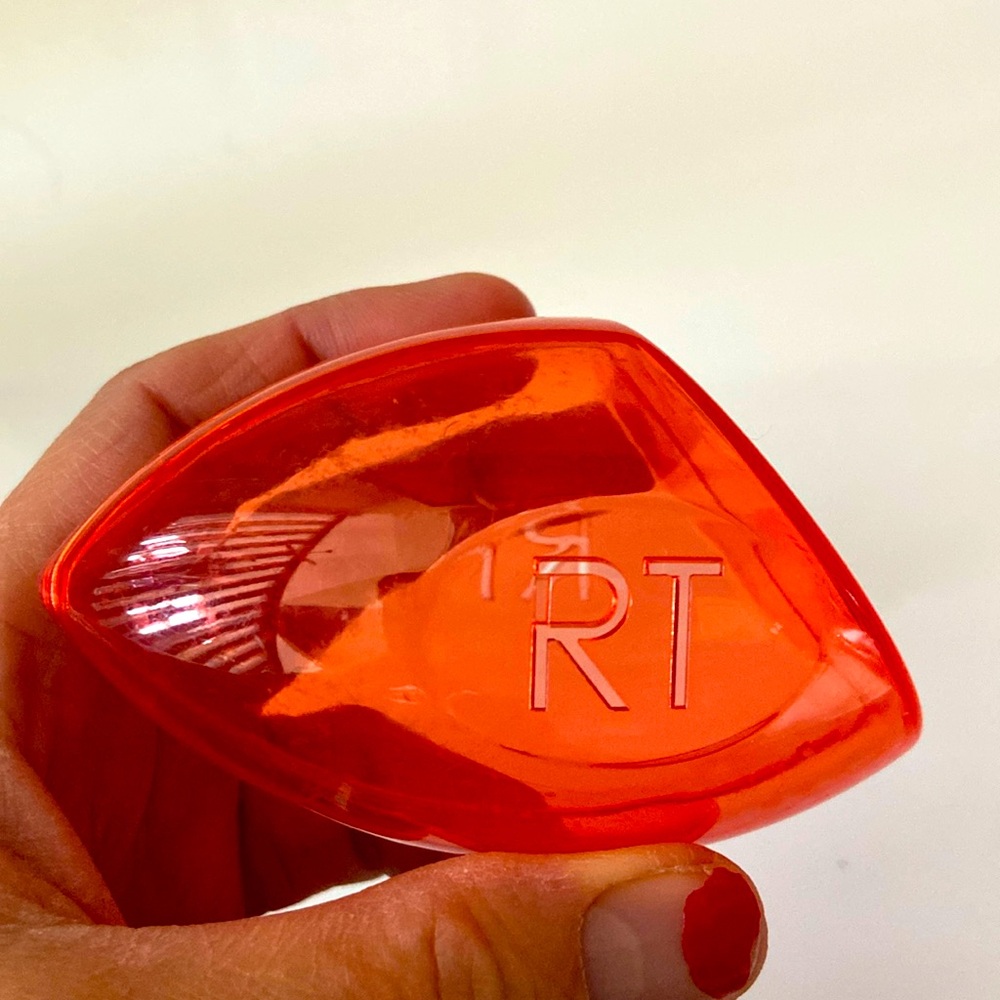 Real Techniques sponge holder
